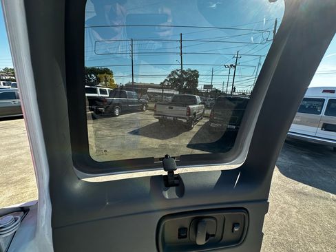 Used 2006 Chevrolet Express 3500 Passenger w/ LT Preferred Equipment Group image 50