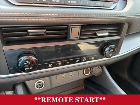 Used 2023 Nissan Rogue SV FWD image 17