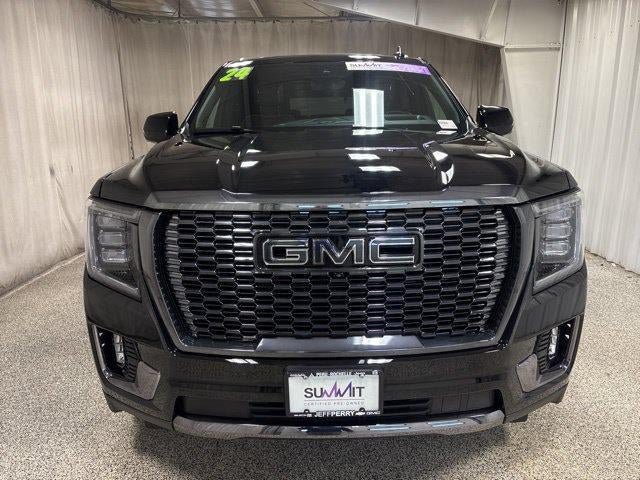 Used 2024 GMC Yukon Denali Ultimate AWD/4WD image 8