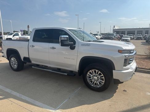 Used 2020 Chevrolet Silverado 2500 High Country w/ Z71 Off-Road Package AWD/4WD image 4