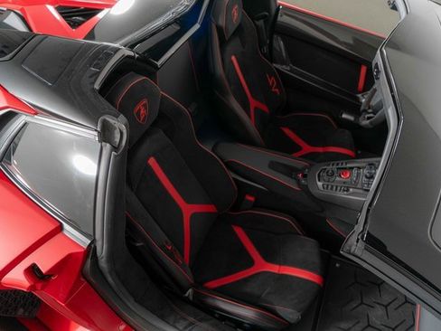 Used 2017 Lamborghini Aventador LP 750-4 Superveloce image 24