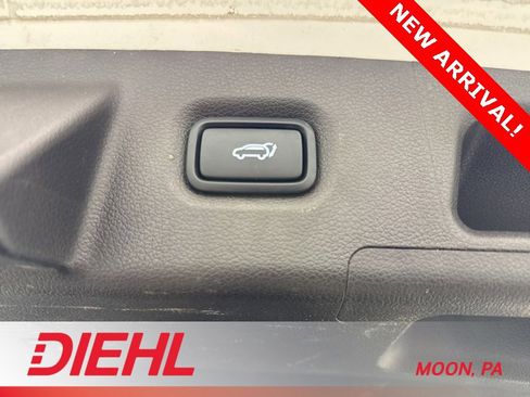 Used 2020 Hyundai Santa Fe SEL w/ Convenience Package image 11