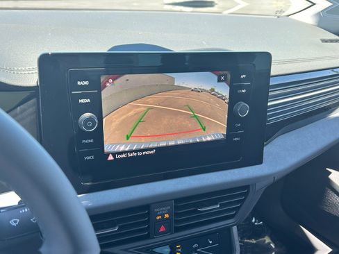 New 2026 Volkswagen Jetta SE FWD image 27