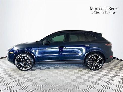 Used 2022 Porsche Cayenne AWD/4WD image 4