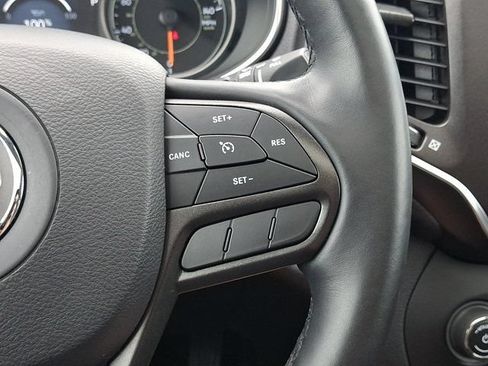 Used 2019 Jeep Cherokee Trailhawk w/ Comfort/Convenience Group AWD/4WD image 28
