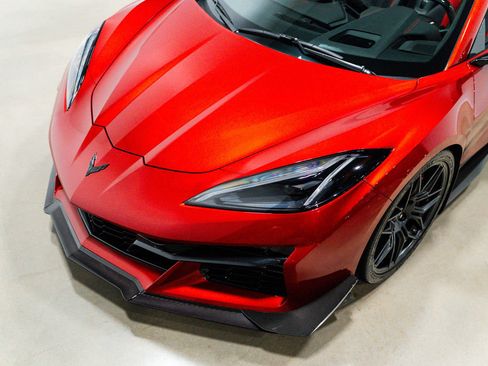 Used 2025 Chevrolet Corvette Z06 w/ Z07 Performance Package RWD image 10