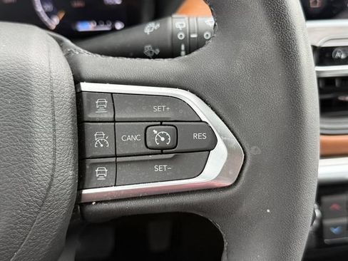 Certified 2025 Jeep Compass Limited w/ Elite Group AWD/4WD image 20