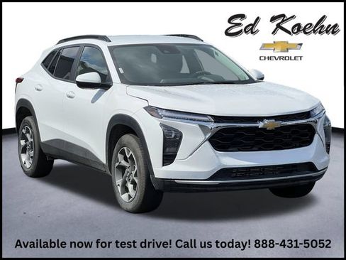 Certified 2026 Chevrolet Trax LT FWD image 1