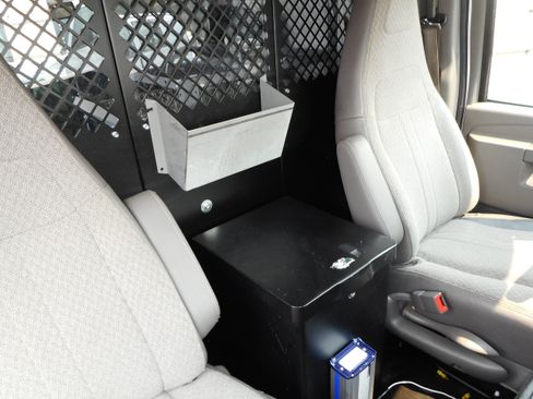 Used 2016 Chevrolet Express 2500 w/ Cold Climate Package RWD image 33