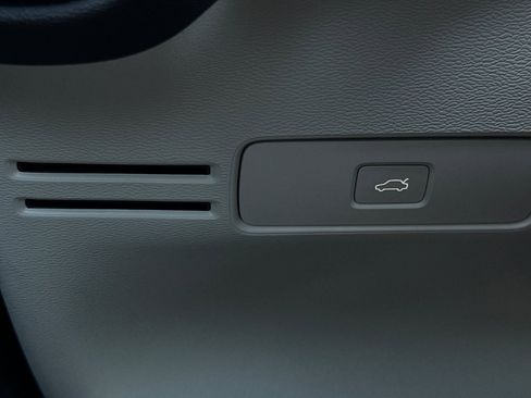 New 2026 Volvo XC40 B5 Ultra w/ Climate Package image 32