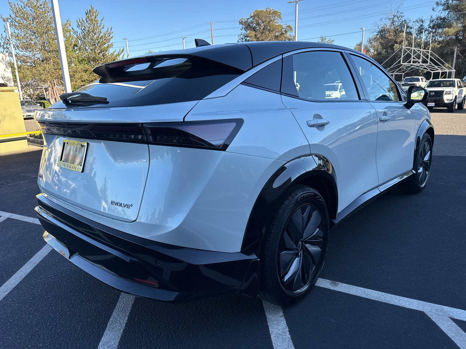 Used 2023 Nissan Ariya FWD image 8