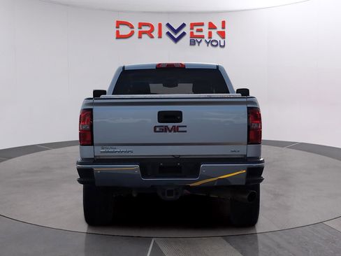 Used 2016 GMC Sierra 2500 SLT w/ Duramax Plus Package image 4