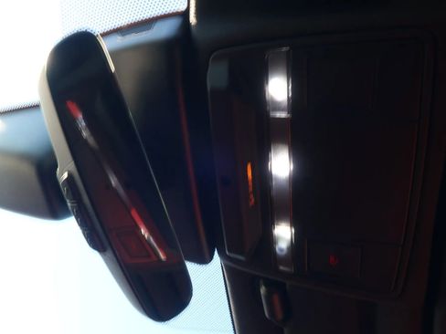 Used 2020 Jaguar F-TYPE R image 36