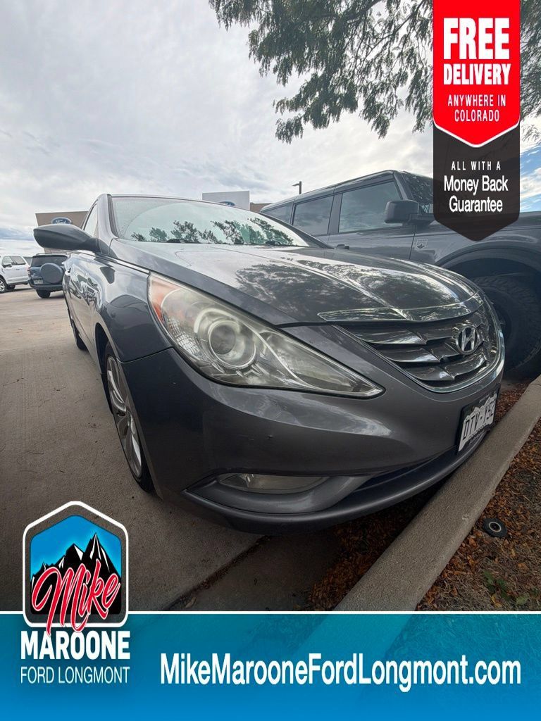 Used 2013 Hyundai Sonata SE FWD image 1