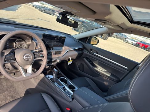 New 2025 Nissan Altima 2.5 SL image 24