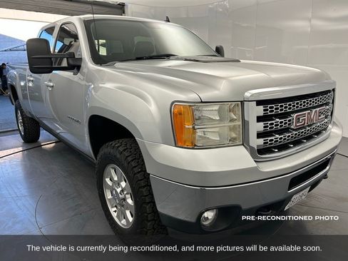 Used 2014 GMC Sierra 2500 SLT w/ SLT Convenience Package image 8