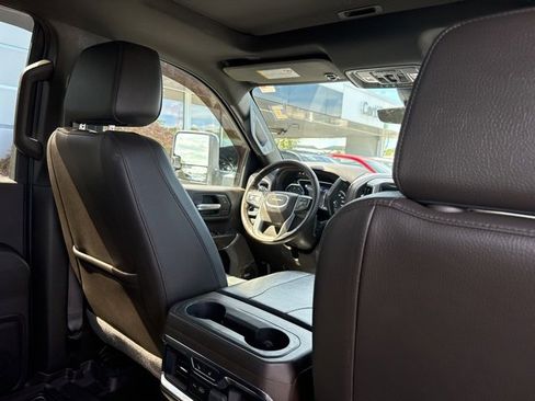 Used 2023 GMC Sierra 2500 Denali w/ Denali Ultimate Package image 32