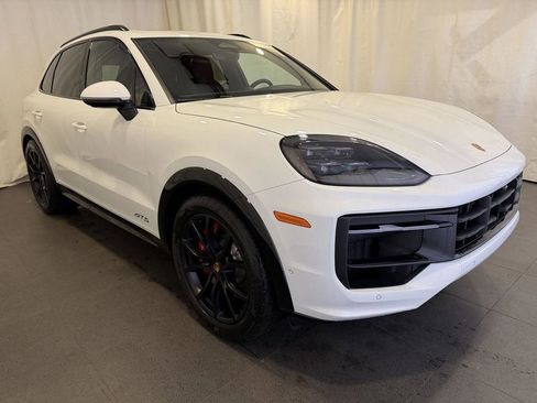 New 2026 Porsche Cayenne GTS AWD/4WD image 7