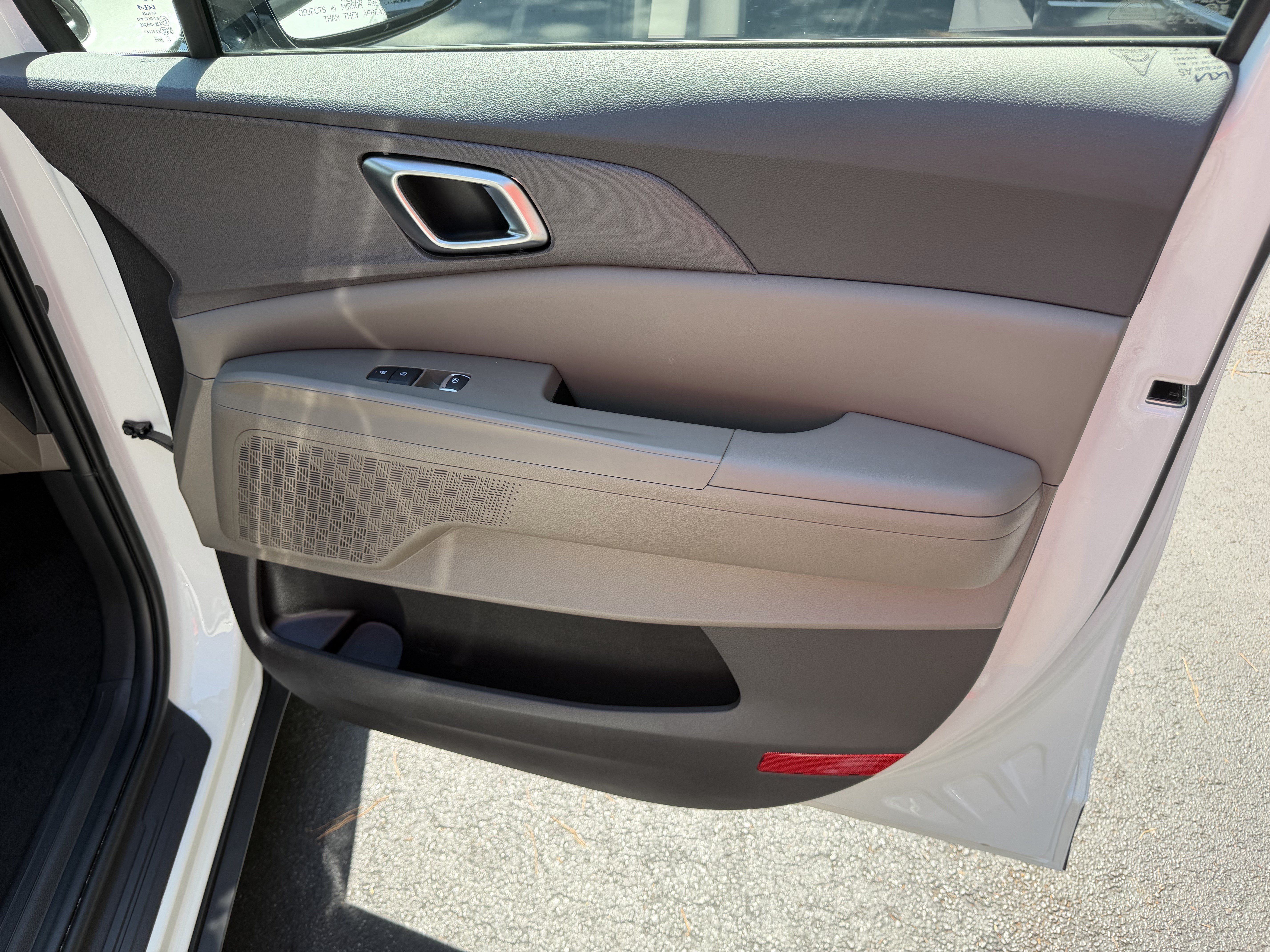 Certified 2026 Kia Carnival EX FWD image 14