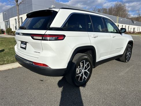 Certified 2024 Jeep Grand Cherokee Limited image 8