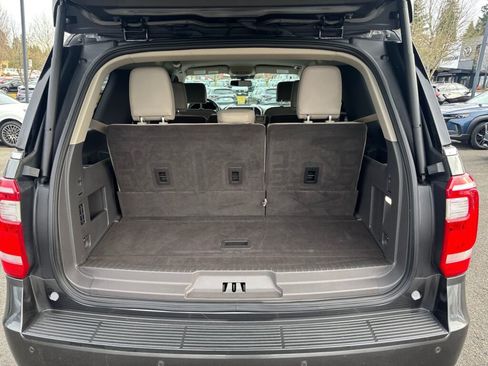 Used 2021 Ford Expedition XLT image 11