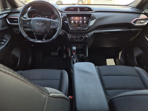 Used 2021 Chevrolet TrailBlazer RS w/ Technology Package AWD/4WD image 16