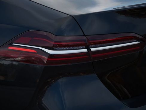 Used 2025 BMW 530i w/ Premium Package image 38