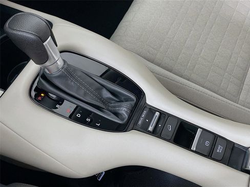 Used 2023 Honda HR-V LX image 19