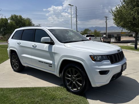 Used 2017 Jeep Grand Cherokee Limited 75th Anniversary AWD/4WD image 7
