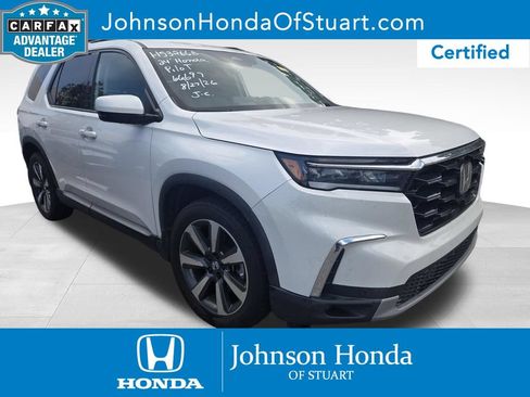 Used 2024 Honda Pilot Touring image 1