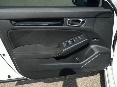 Used 2025 Honda Civic FWD Hybrid Sedan image 4
