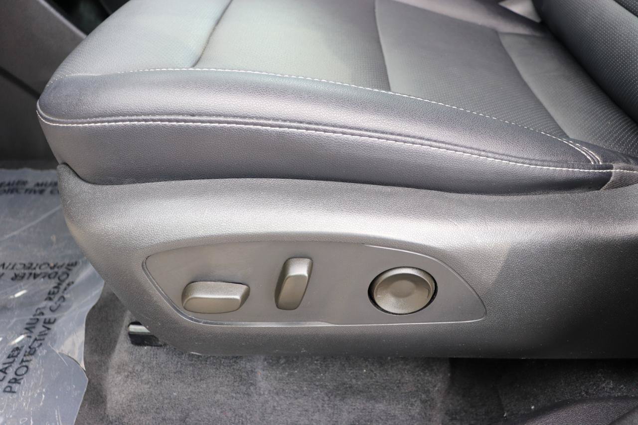Used 2025 Chevrolet Traverse LT FWD image 52