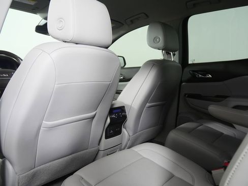 Used 2022 GMC Acadia SLT w/ Preferred Package image 20