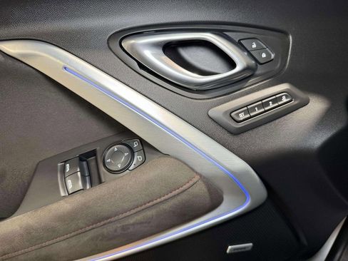 Used 2018 Chevrolet Camaro ZL1 image 9