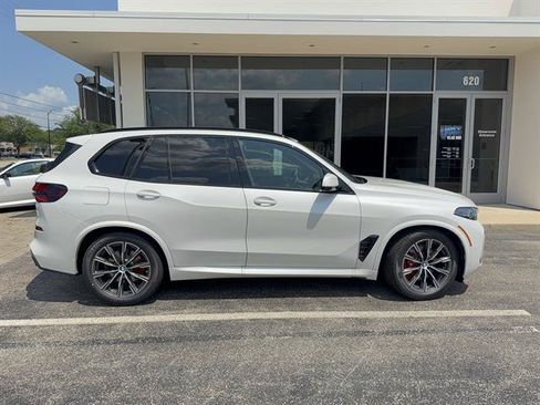New 2026 BMW X5 xDrive40i w/ M Sport Package AWD/4WD image 2