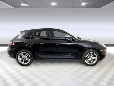Used 2018 Porsche Macan AWD/4WD image 8