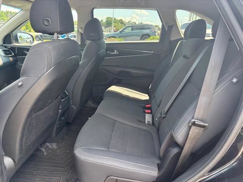 Used 2018 Kia Sorento LX AWD/4WD image 12