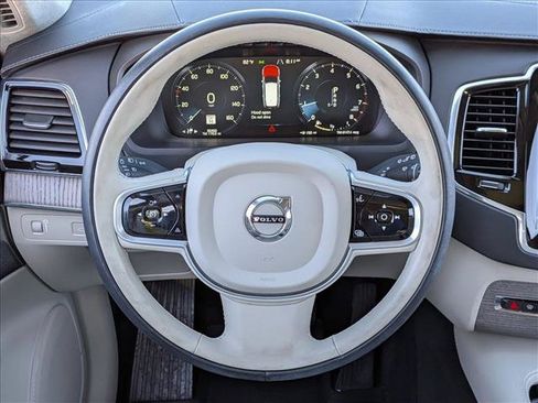 Used 2022 Volvo XC90 T6 Inscription w/ Lounge Package AWD/4WD image 14