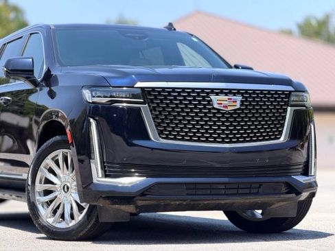 Used 2023 Cadillac Escalade ESV Premium Luxury AWD/4WD image 4