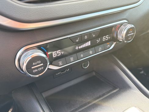 Used 2019 Nissan Altima 2.5 SV FWD image 25