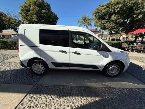 Used 2018 Ford Transit Connect XLT image 4