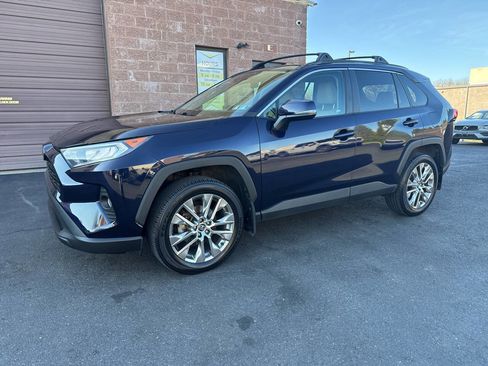 Used 2020 Toyota RAV4 XLE Premium image 2