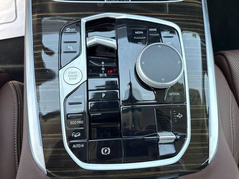Used 2025 BMW X7 xDrive40i w/ Premium Package AWD/4WD image 26