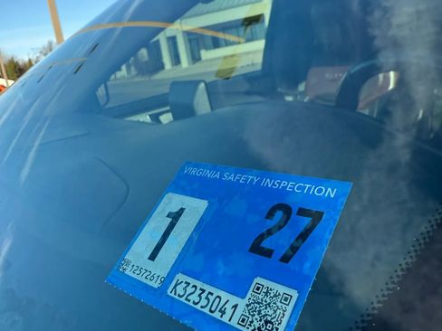 Used 2020 Ford Explorer Platinum w/ Premium Technology Package image 15