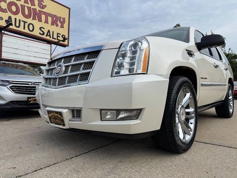 Used 2013 Cadillac Escalade Platinum image 1