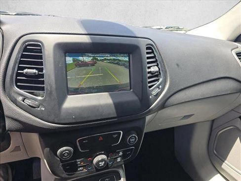 Used 2020 Jeep Compass Latitude image 12