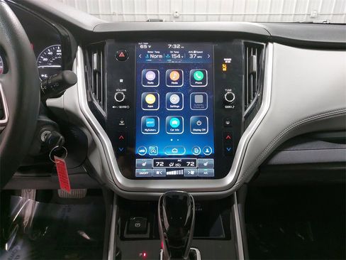 Used 2024 Subaru Outback Premium image 38