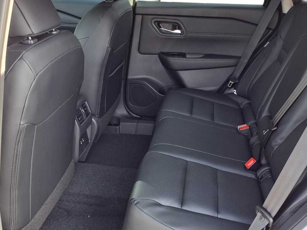 New 2026 Nissan Rogue Dark Armor AWD/4WD image 23
