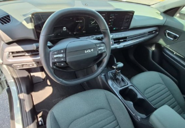Used 2025 Kia K4 EX FWD image 9