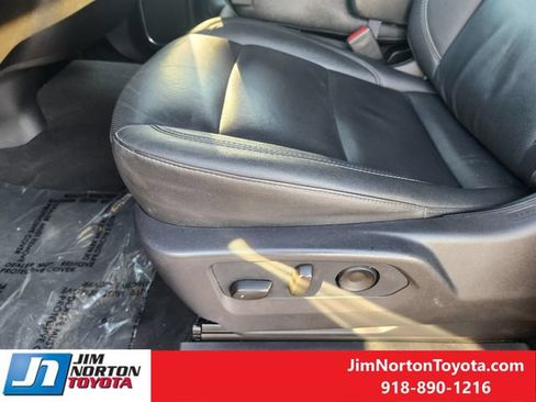 Used 2026 GMC Sierra 1500 SLT AWD/4WD image 24